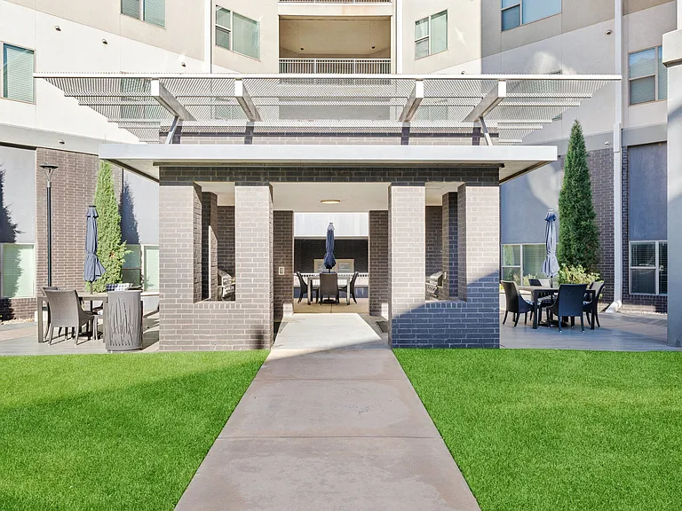 Argon Apartments Grilling Station