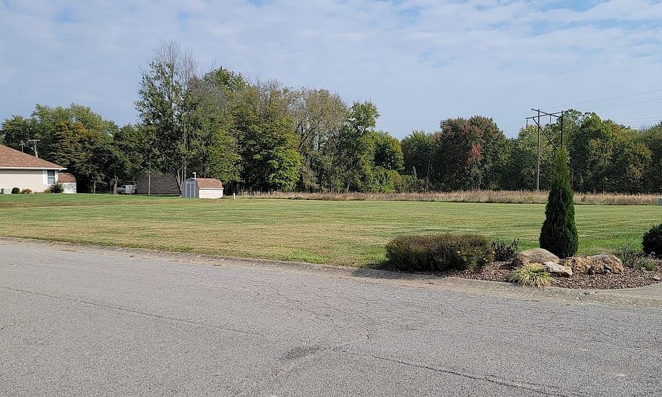1st image of 329 Meadow Ln