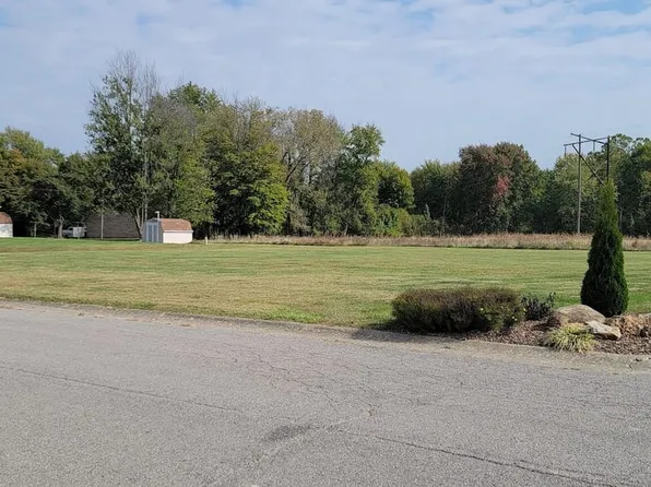 329 Meadow Ln, Linton, IN 47441