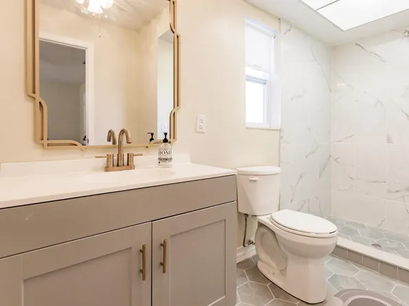 3716 Mundy Ridge Dr, Sarasota, FL 34233