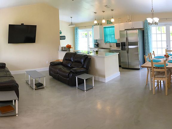 Cool De Sack (Living Space)