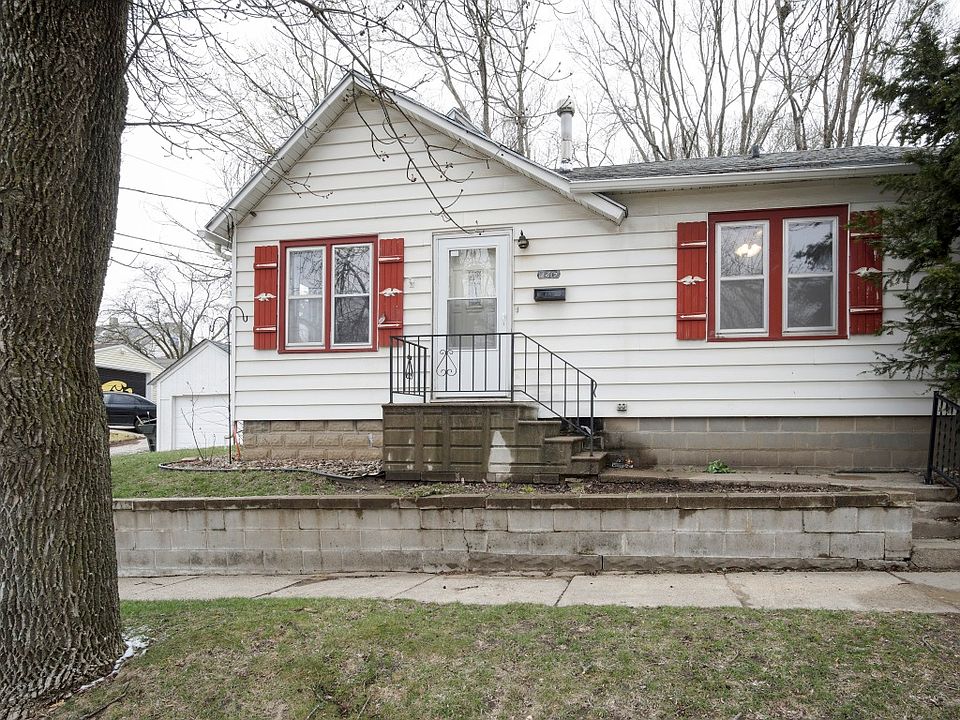 1st image of 2417 Clark St