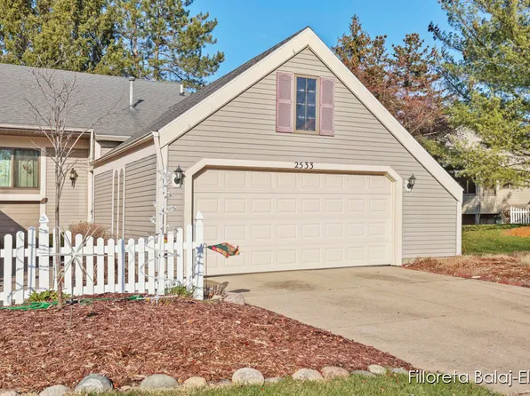 2533 Bridgeport Ln SE, Kentwood, MI 49508