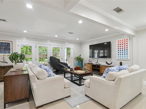 3rd image of 2756 Danbury Dr