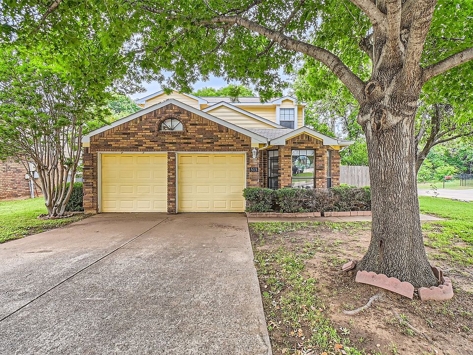 1st image of 515 Bayberry Ln