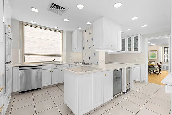 apartamento 5冊セット 136 East 76th Street #7C in Lenox Hill, Manhattan | StreetEasy