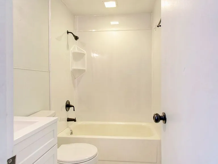 2343 Park Ave #F — Photo 11