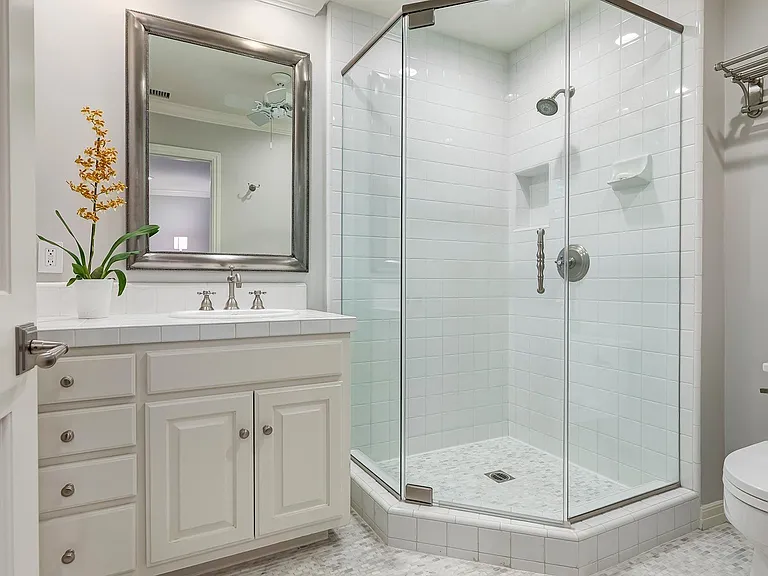 4211 Toluca Lake Ave — Photo 30
