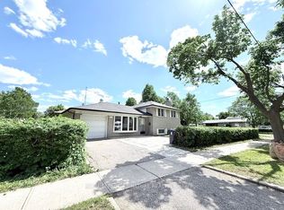 77 Porterfield Rd, Toronto, ON M9W 3J7