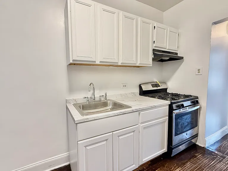 2059 W Touhy Ave #1 — Photo 11