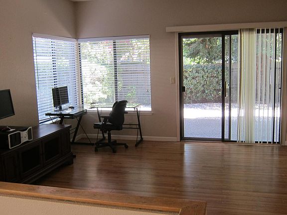 4th image of 500 Weybridge Ct