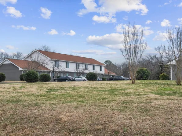 303 Johnson Ln, Tullahoma, TN 37388