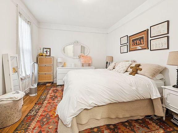 3rd image of 270 W 11th St APT 4E