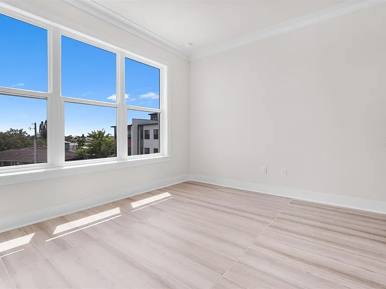 772 Gran Kaymen Way — Photo 32