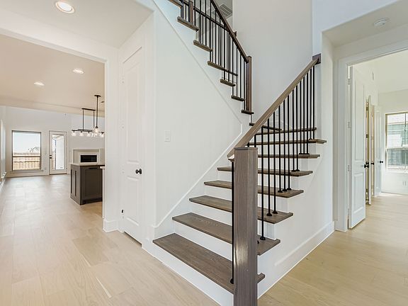 8616 Haverhill staircase