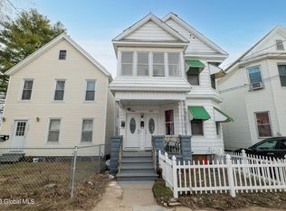 1071 Pleasant St, Schenectady, NY 12303