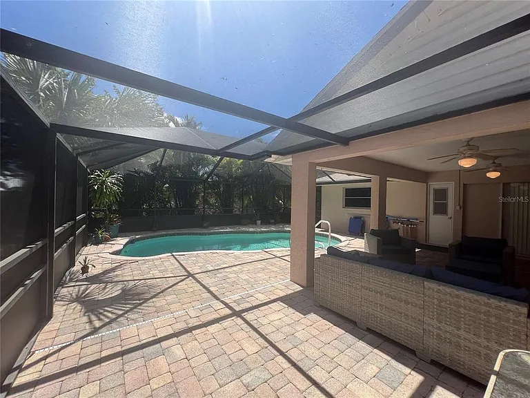 1314 Beacon Dr — Photo 35