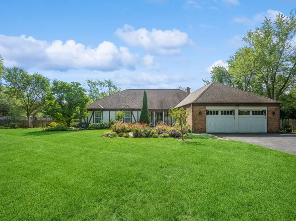 1015 Old Barn Ln, Lake Forest, IL 60045