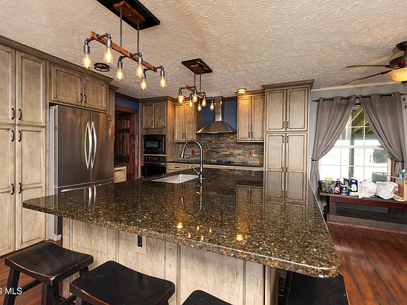 4th image of 13074 Township Road 152