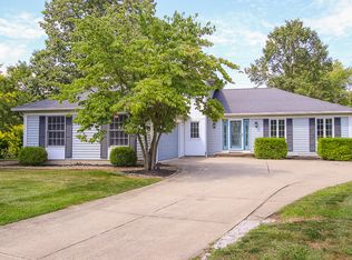7221 Pine Woods Way, Olmsted Township, OH 44138