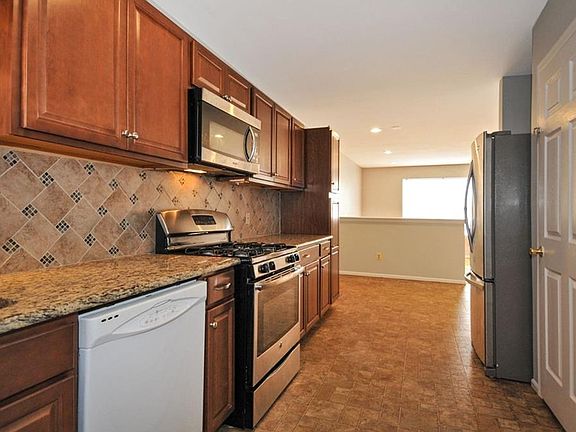 5th image of 133 Keswick Dr #133
