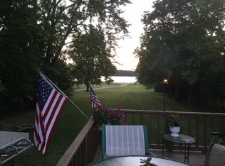 27209 W River Rd, Grosse Ile, MI 48138