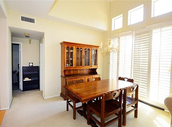 4th image of 2691 Dunstan Dr