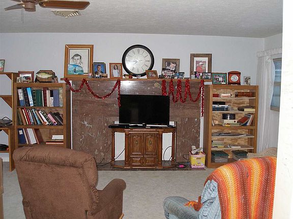 5th image of 20 Hillcrest Dr