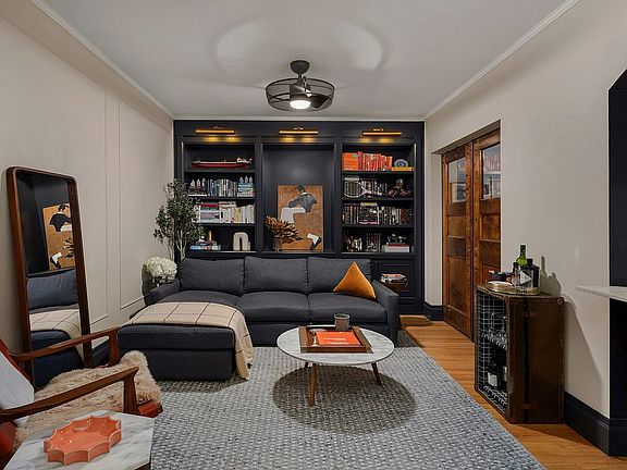 2nd image of 75 Bank St #2C