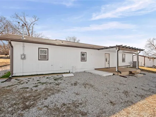 710 Elliott St, Buckner, MO 64016