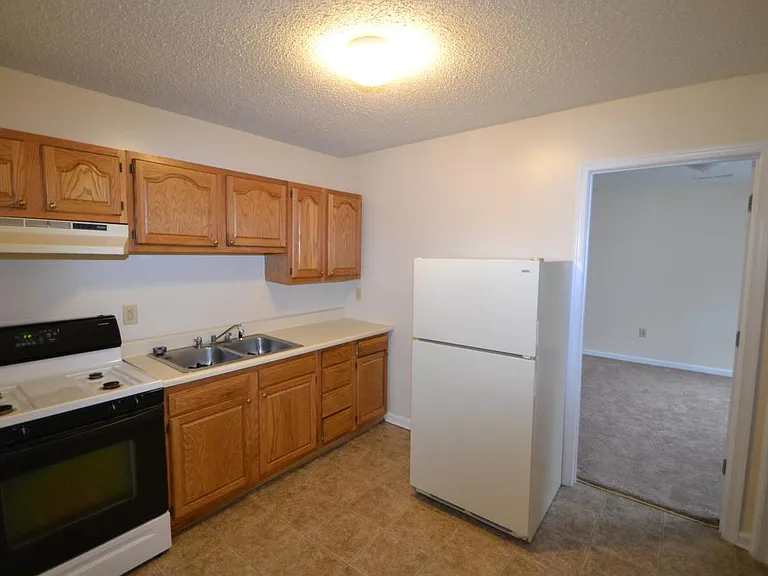 116 Carman Ave #4 — Photo 8