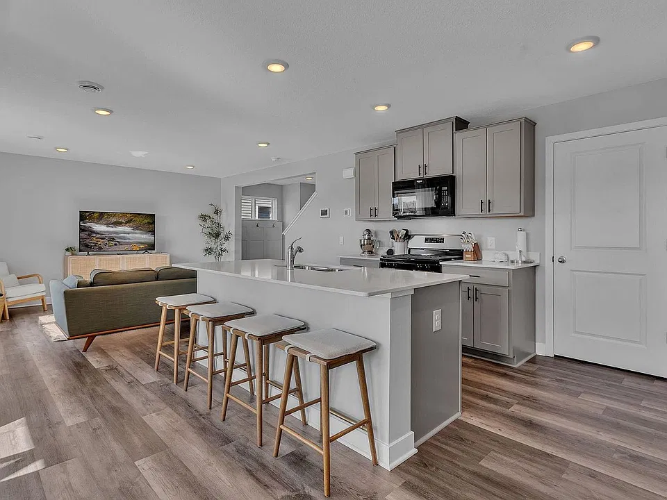 19411 136th Ave N