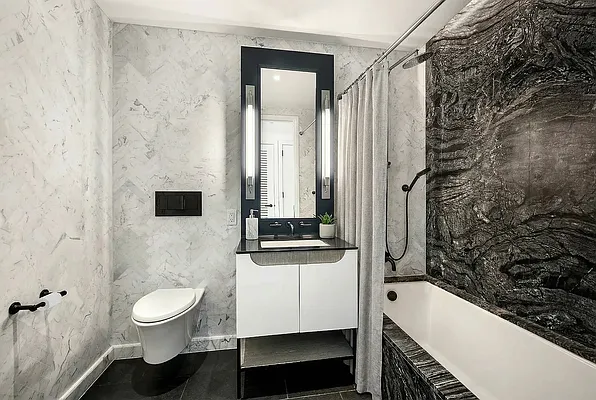 Bathroom, photo 1