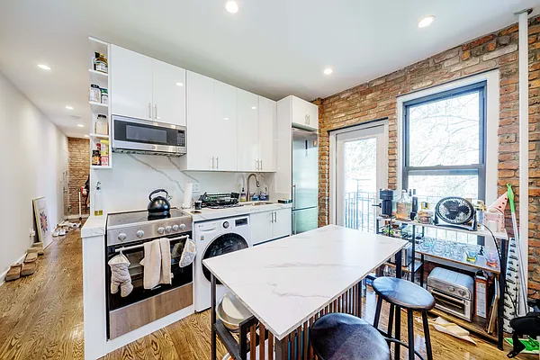 Rented by Douglas Elliman | media 15