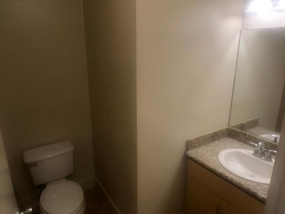 5th image of 10640 McDougall St