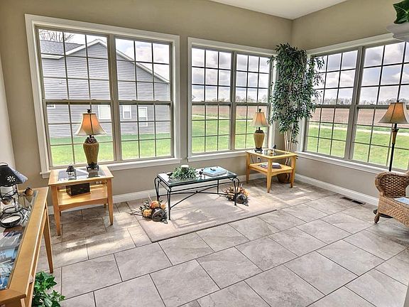4th image of 5106 Centerview Dr