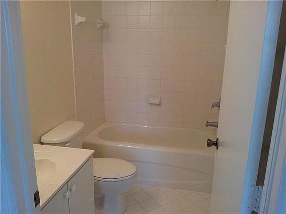 5th image of 1320 SE 31st Ct Unit 103