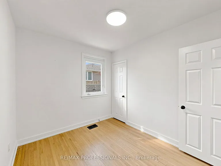25 Carsbrooke Rd — Photo 17