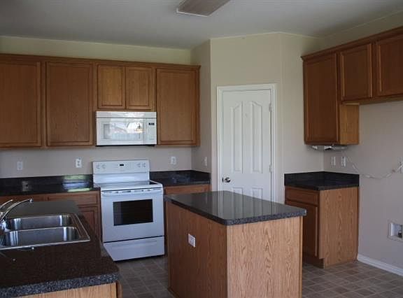 3rd image of 2116 Rockport Dr