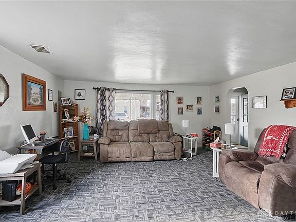 3rd image of 29 Dewey St