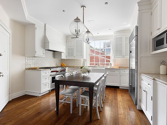 5th image of 130 E 67th St APT 6/7B