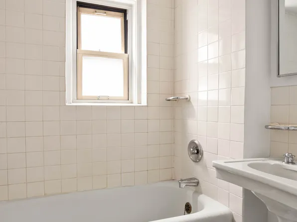 155 East 49th Street image 4 of 7