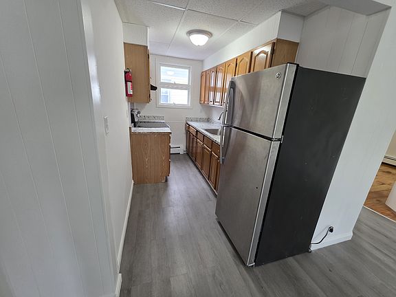 5th image of 264 Bailey St Floor 2