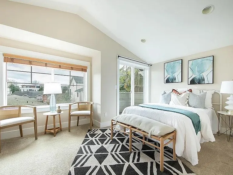 Third floor: south facing bedroom with balcony
