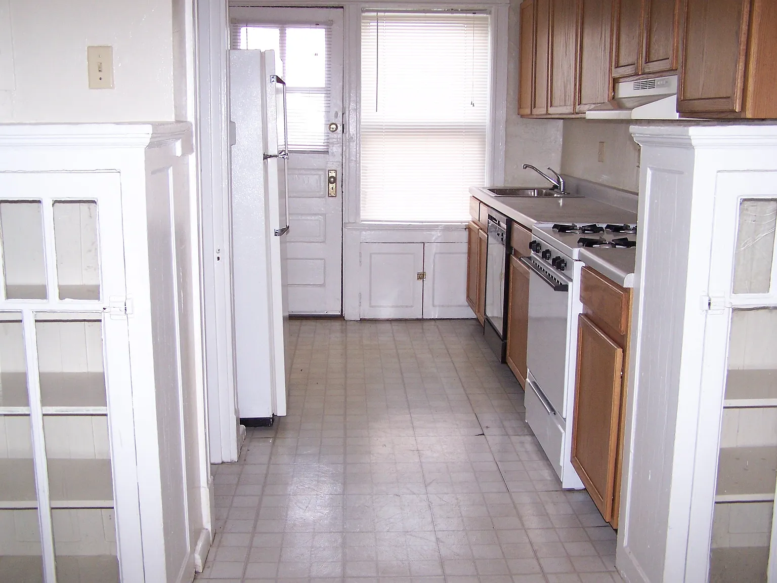 1 bed, 915 sqft, $950 — Photo 3
