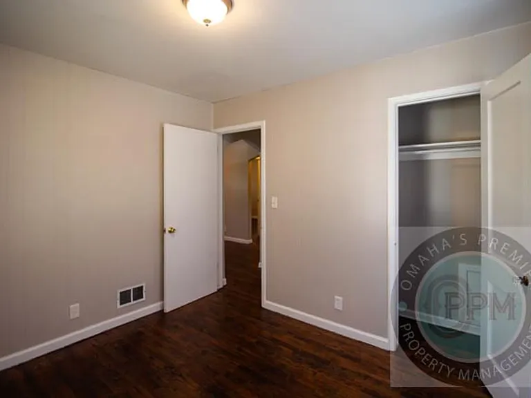 2119 Monroe St — Photo 9