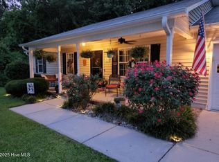 203 Stockton Ct, Richlands, NC 28574