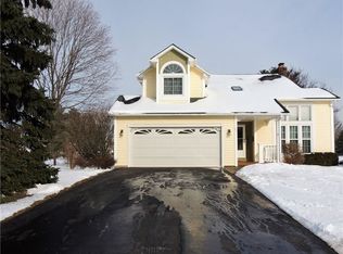 19 White Oak Bnd, Rochester, NY 14624