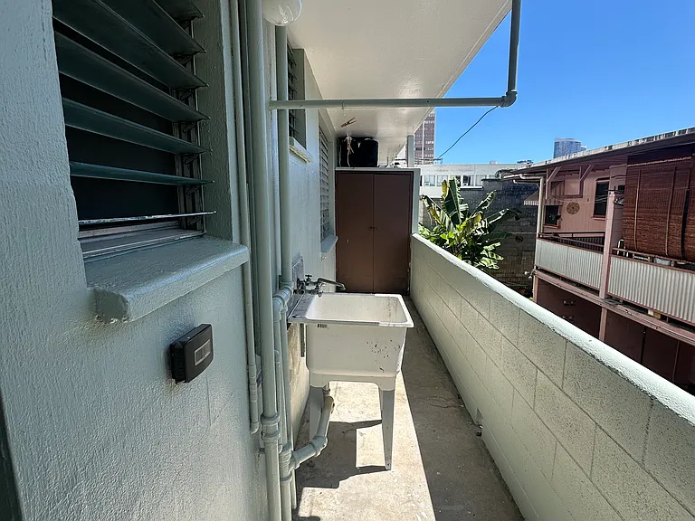 1329 Kinau St #B3 — Photo 6