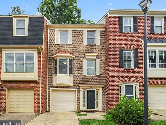 2nd image of 39 Carriage House Cir